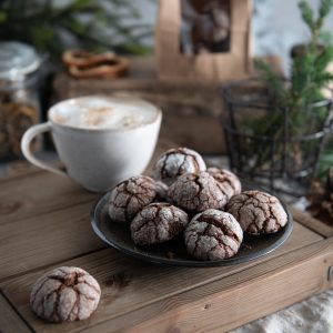 Vianočné Crinkles čokoládové. Vianočné pečivo Nitra cukráreň